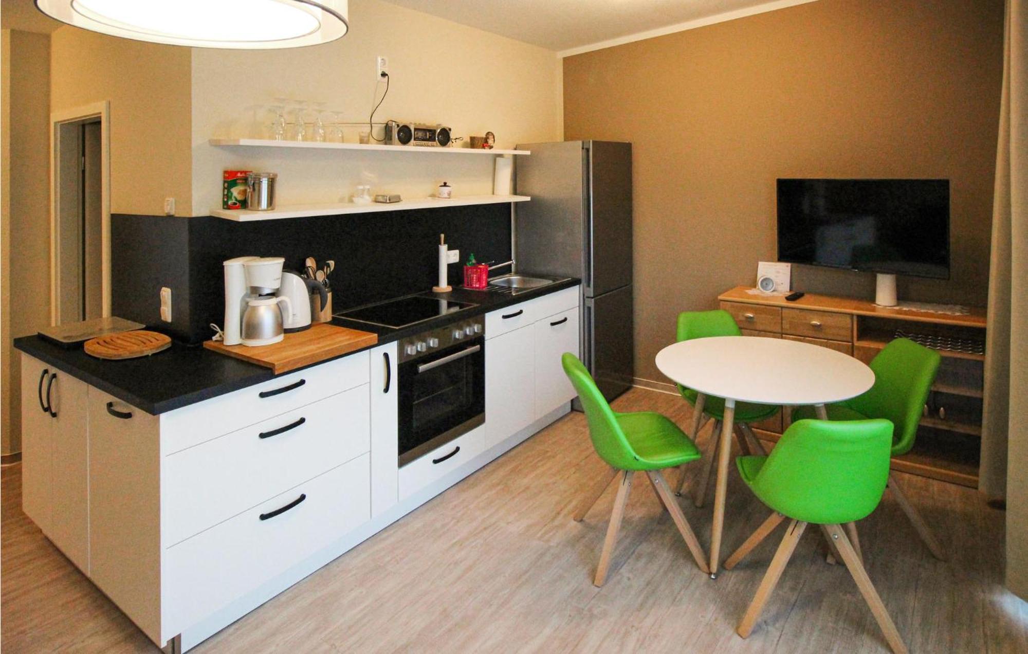 Stunning Apartment In Graal-Mueritz With Kitchen Ngoại thất bức ảnh
